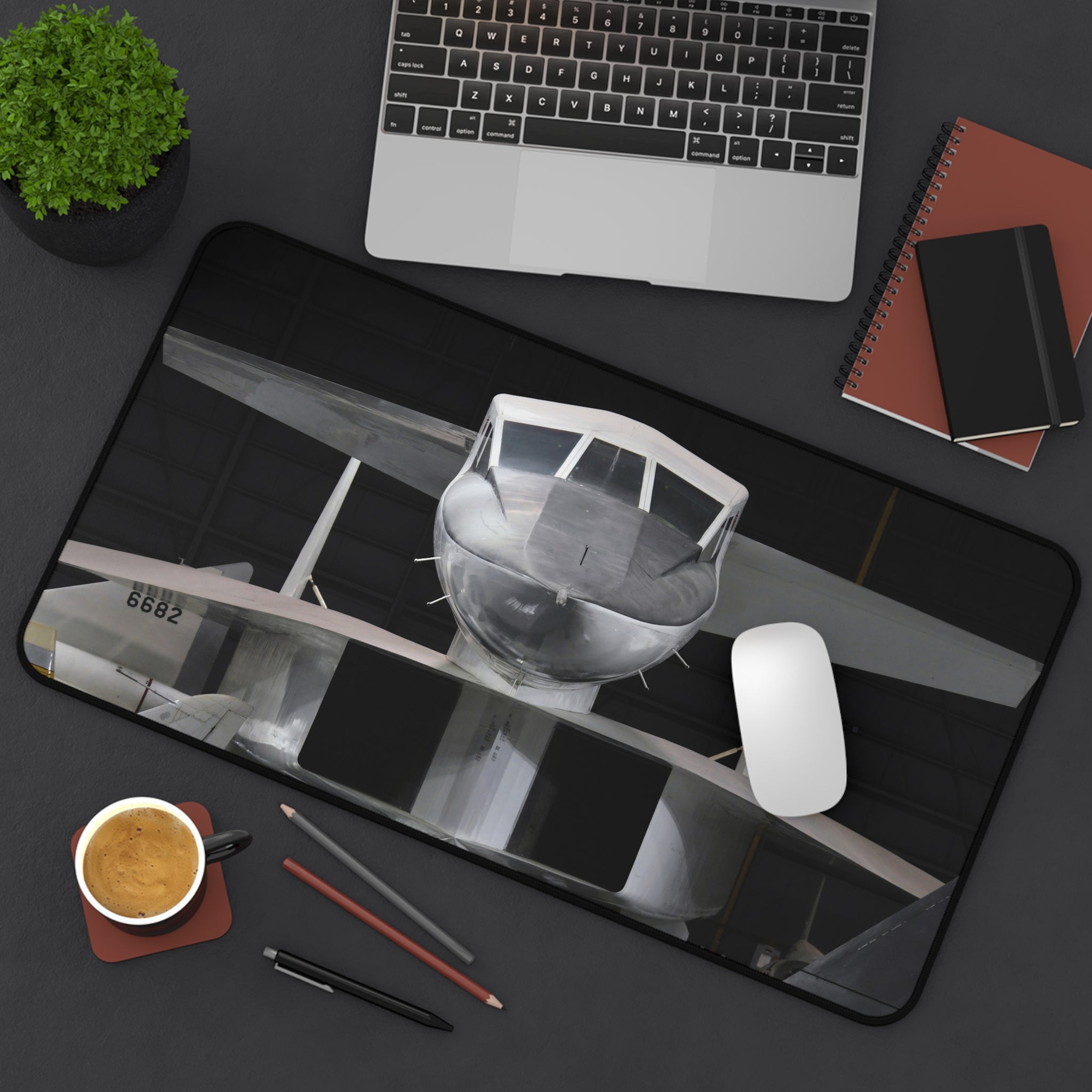 XB-70 Valkyrie Desk Mat - I Love a Hangar