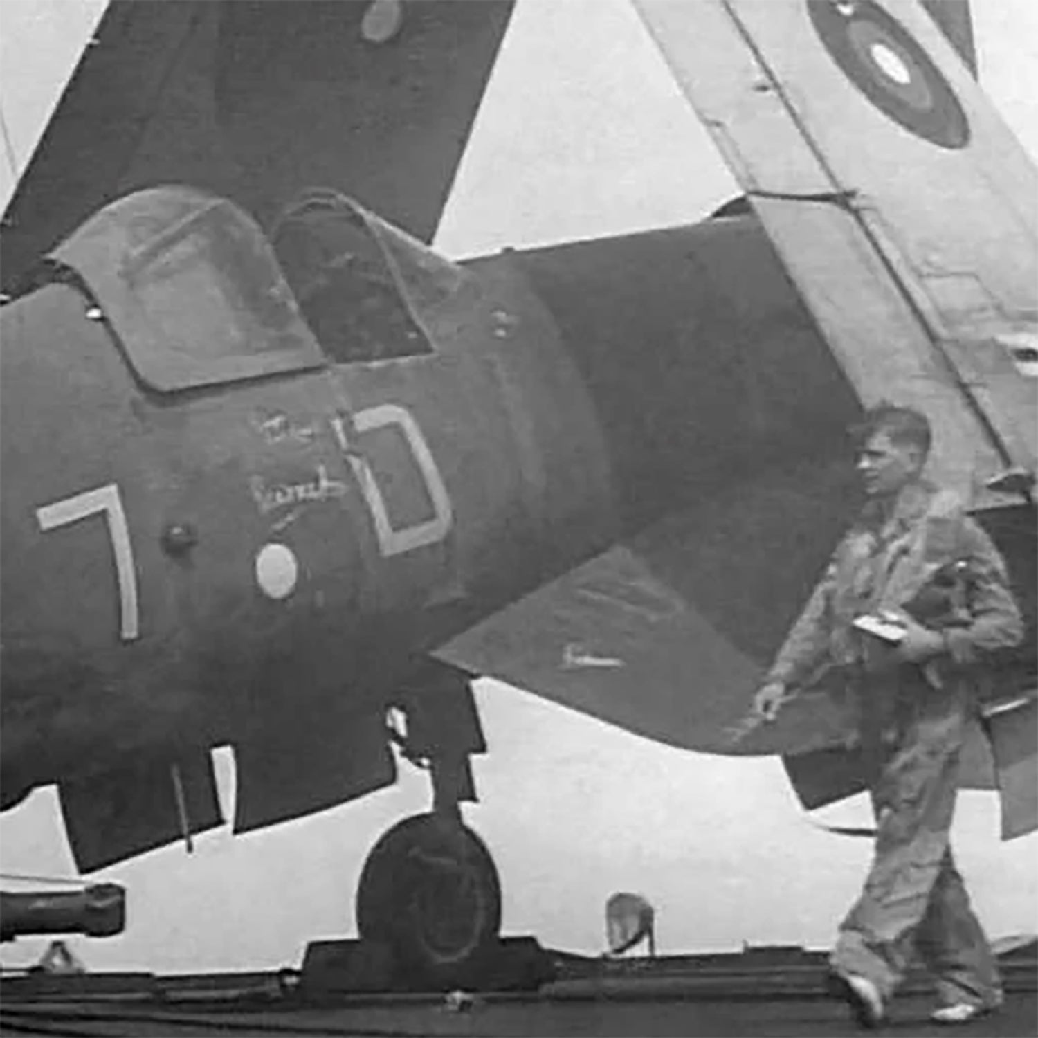 F4U Corsair "7-D" Low Top Canvas Shoes - I Love a Hangar