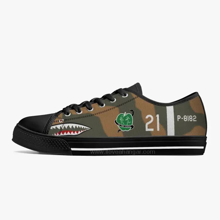 P-40 "White #21" of Pappy Boyington Low Top Canvas Shoes - I Love a Hangar