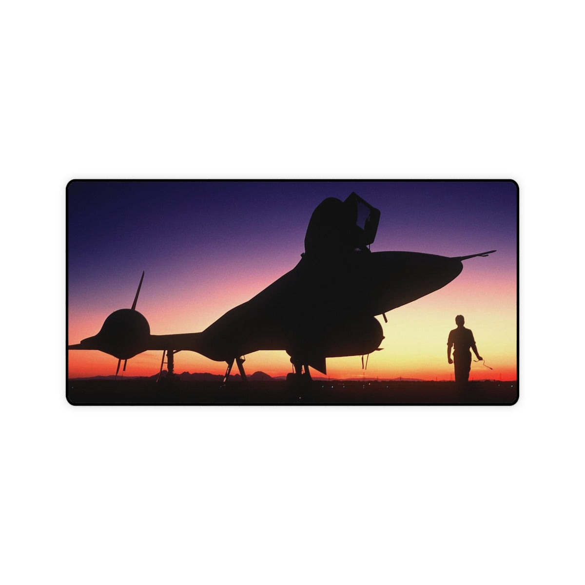 SR-71 "Blackbird" Sunset Desk Mat - I Love a Hangar