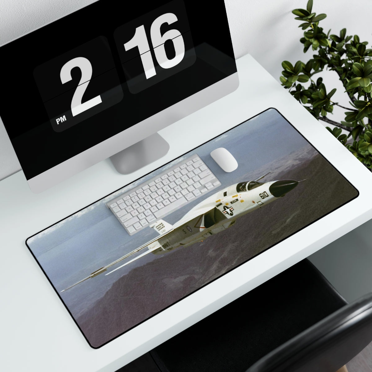 RA-5C "Vigilante" Desk Mat - I Love a Hangar