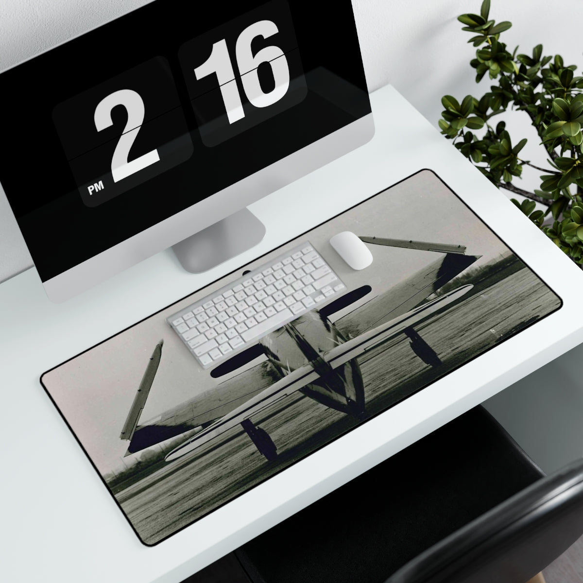 F8F "Bearcat" Desk Mat - I Love a Hangar