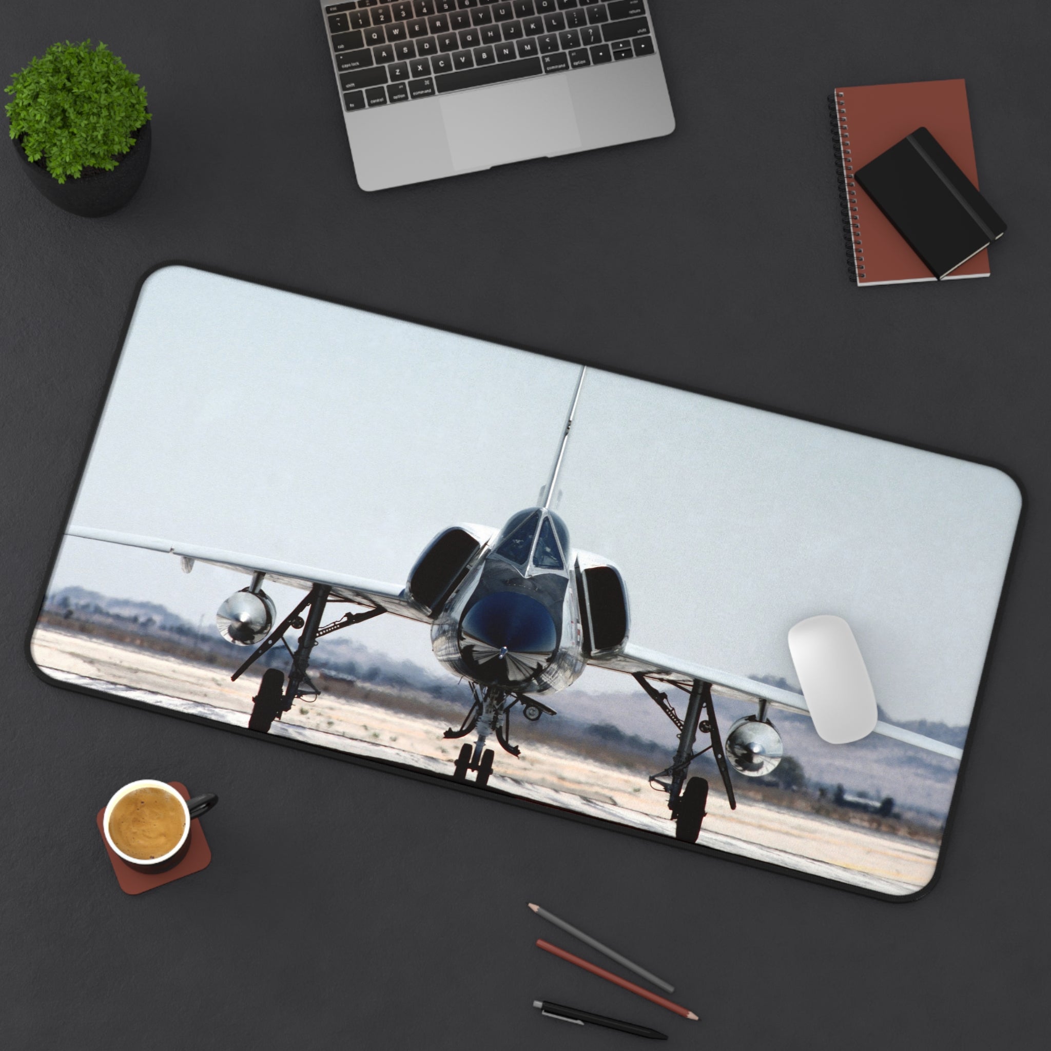 F-106 "Delta Dart" Desk Mat - I Love a Hangar