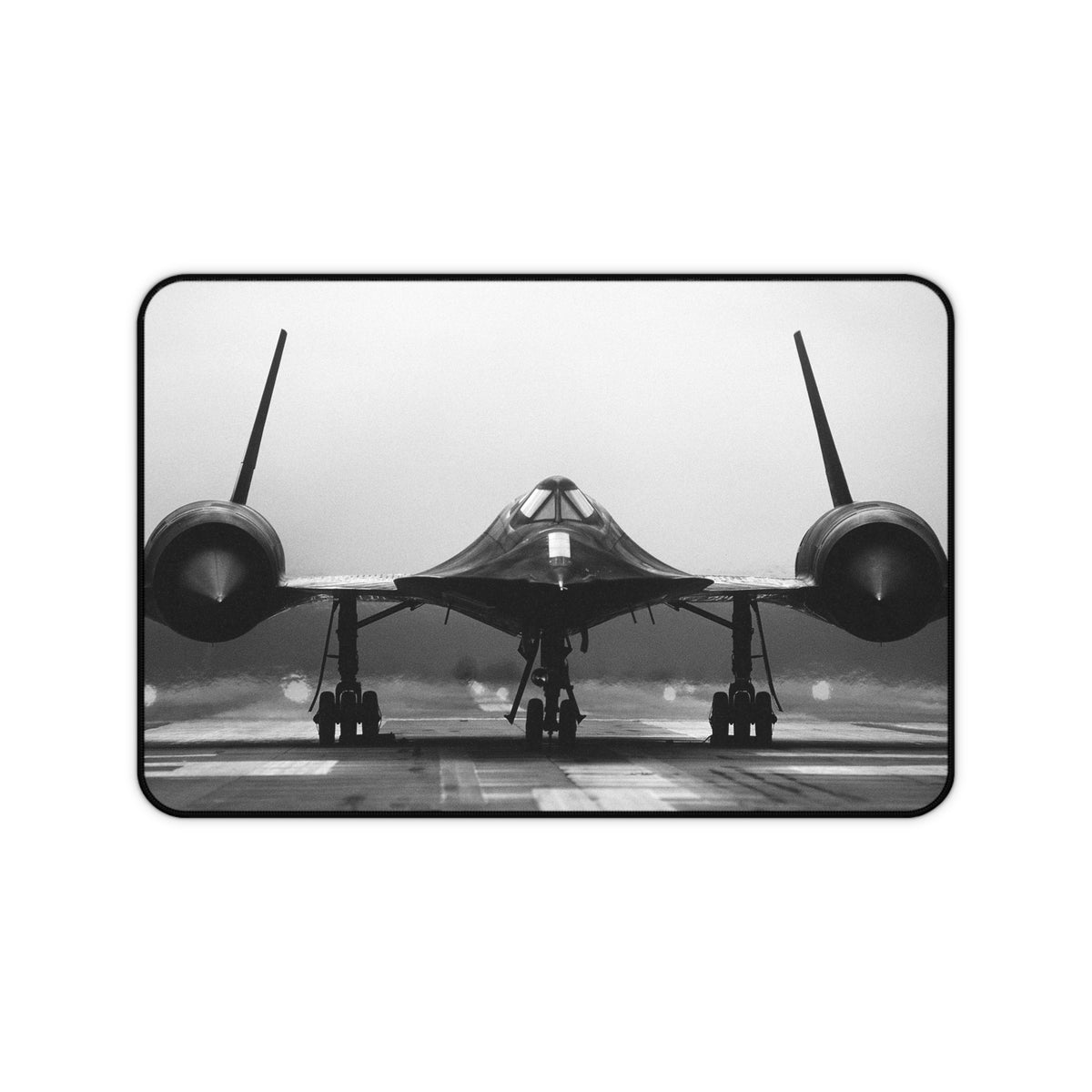 SR-71 Blackbird Desk Mat - I Love a Hangar