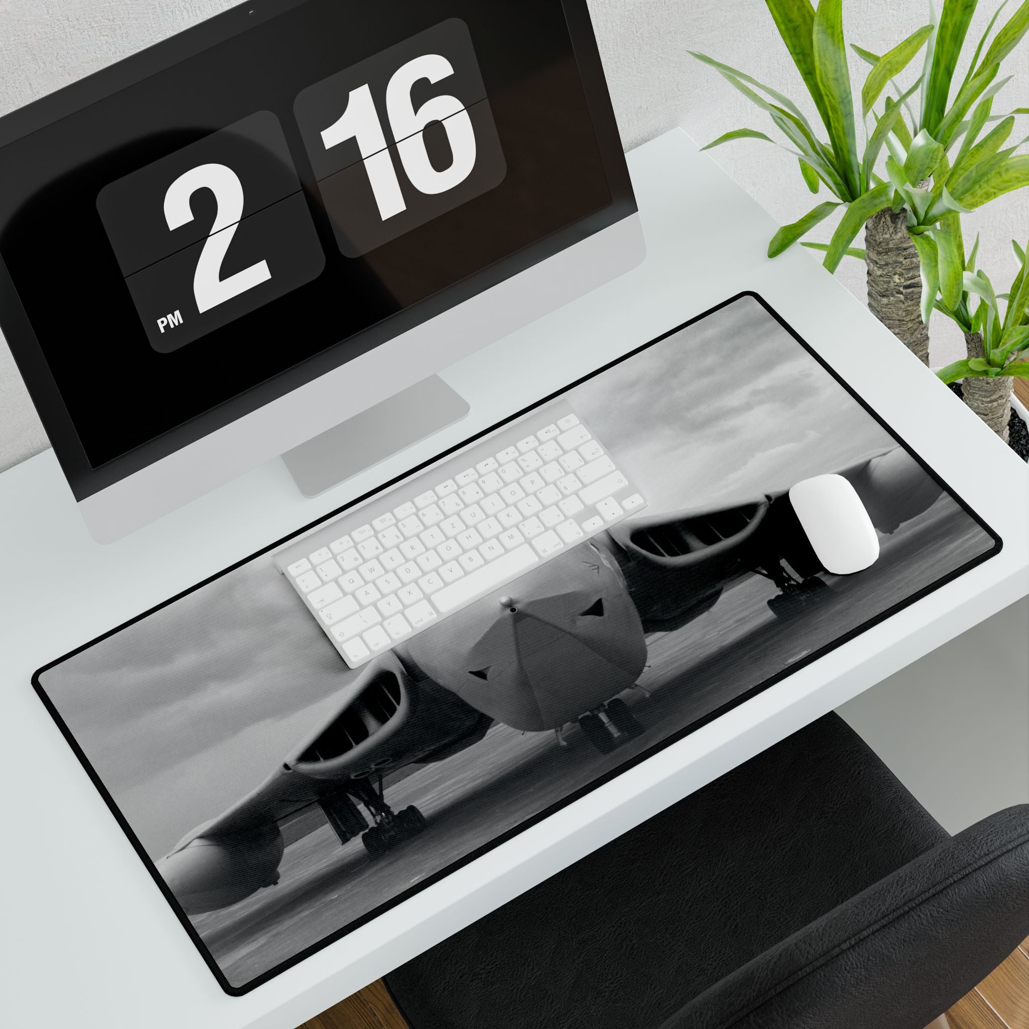 HP Victor Desk Mat - I Love a Hangar