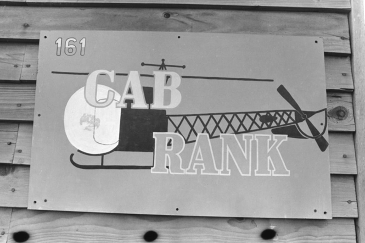 "161 Cab Rank" Flag - I Love a Hangar