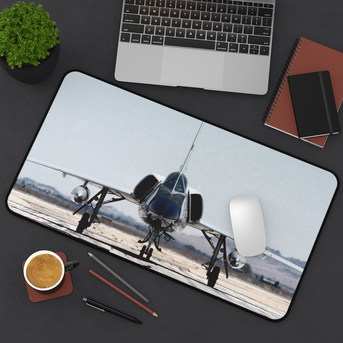 F-106 "Delta Dart" Desk Mat - I Love a Hangar