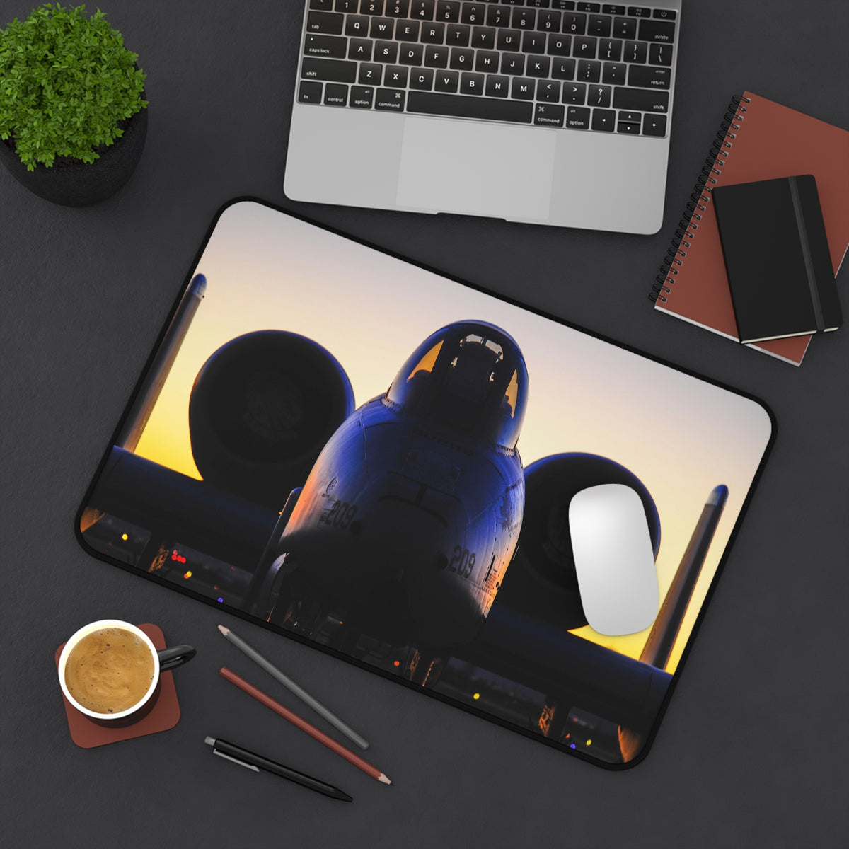 A-10 "Warthog" Desk Mat - I Love a Hangar