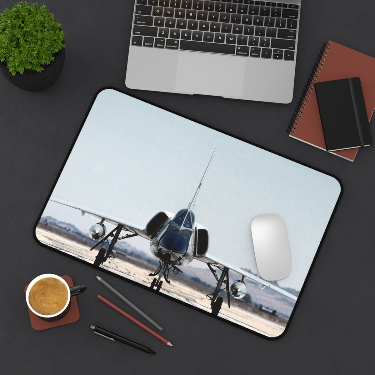 F-106 "Delta Dart" Desk Mat - I Love a Hangar