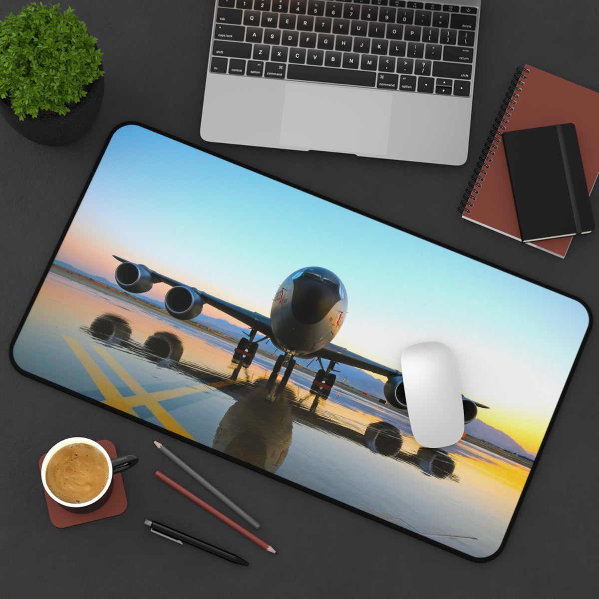 KC-135 Stratotanker Desk Mat - I Love a Hangar