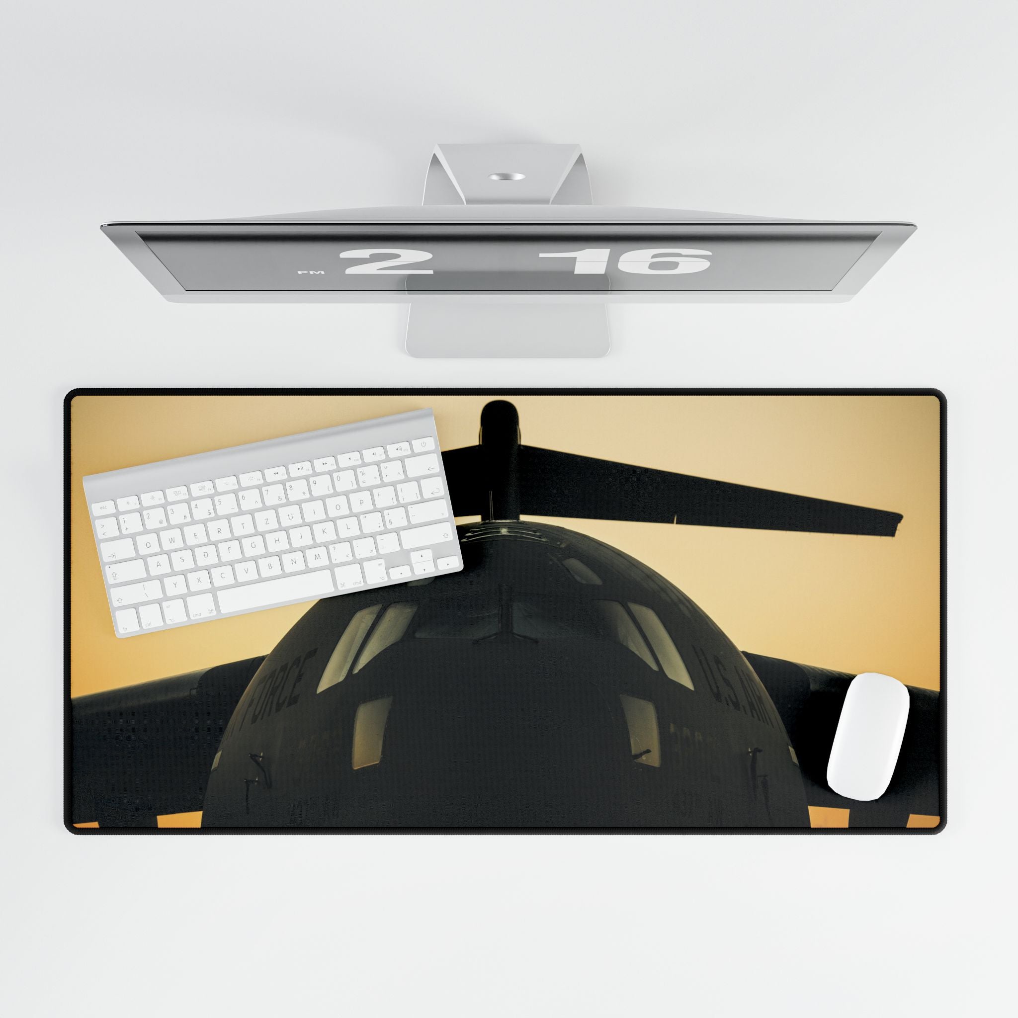 C-17 Globemaster Desk Mat - I Love a Hangar