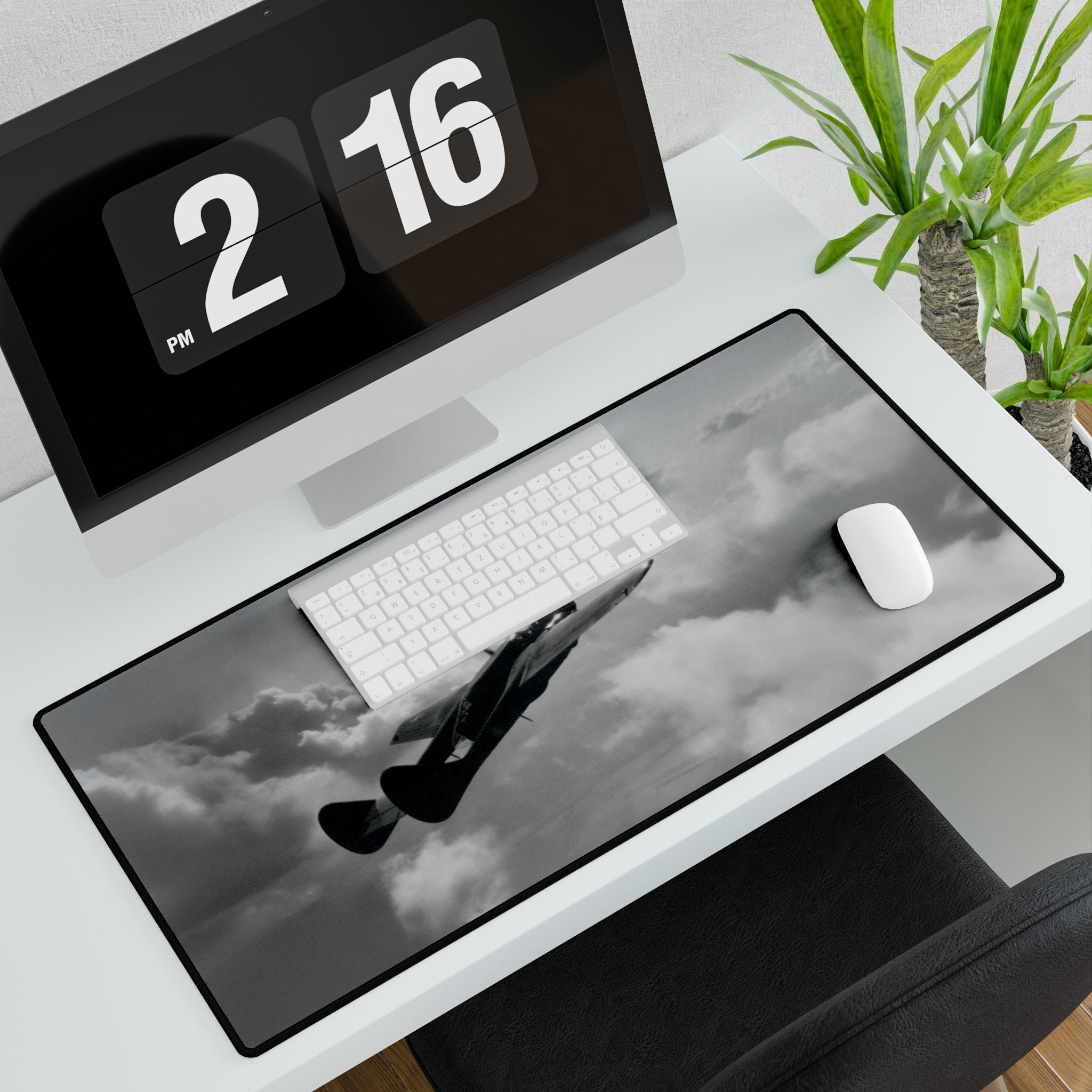 P-61 Black Widow Desk Mat - I Love a Hangar