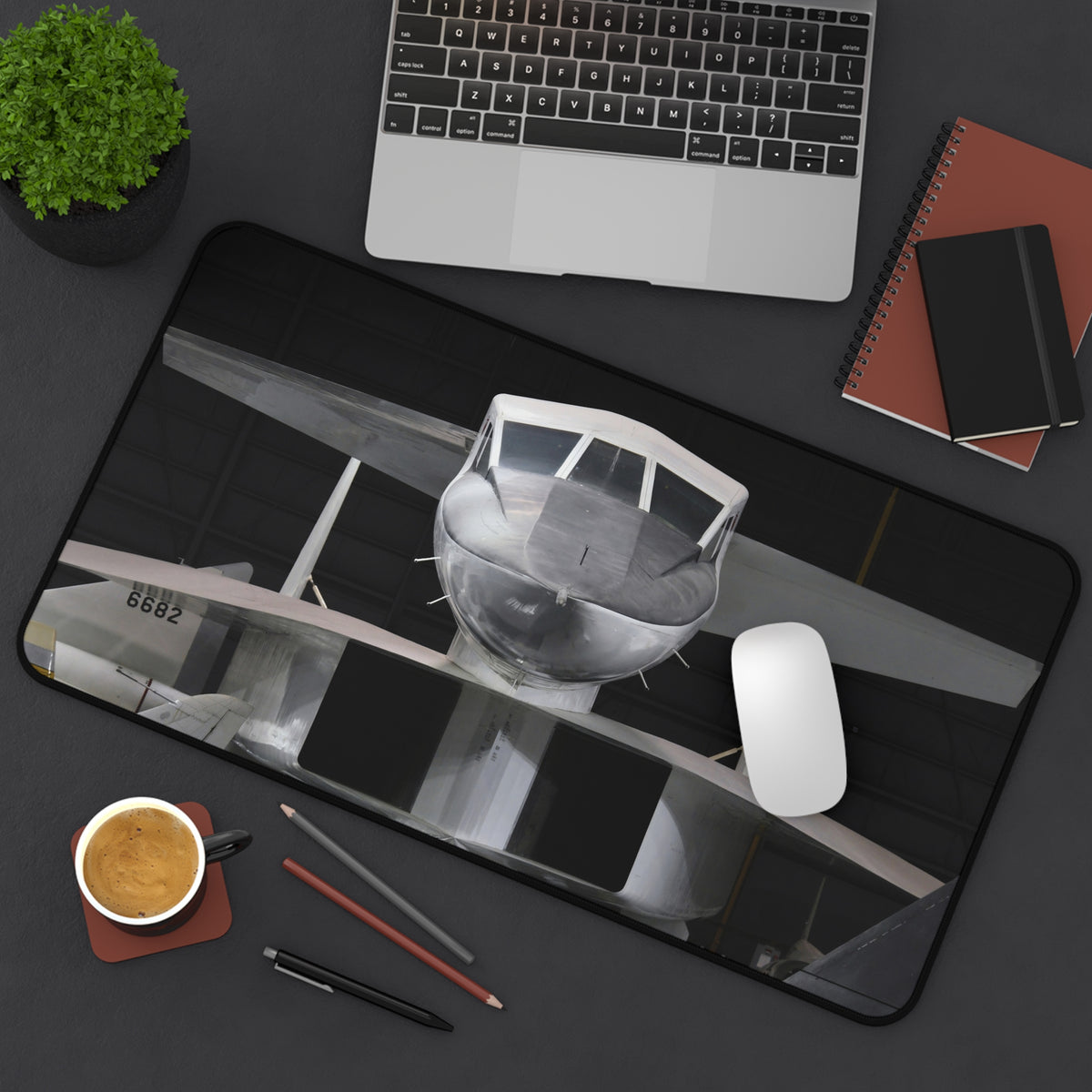 XB-70 Valkyrie Desk Mat - I Love a Hangar