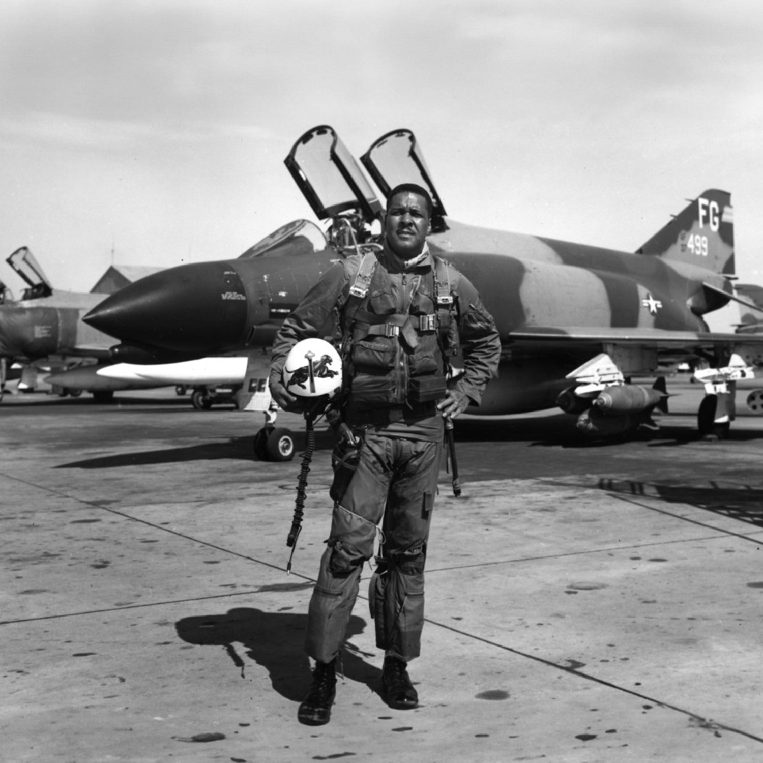 F-4 Phantom II of Daniel "Chappie" James Jr Low Top Canvas Shoes - I Love a Hangar